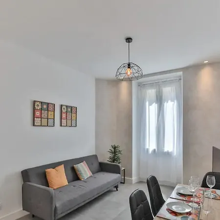 Superbe F1 Au Coeur Du Carre D'or Terrasse/clim Apartment